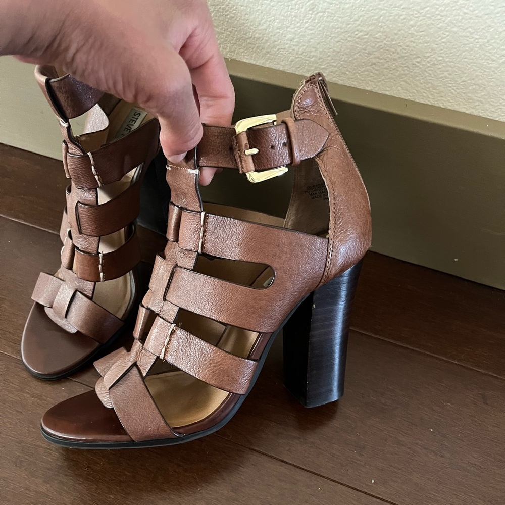 Steve Madden Caged Strappy Heels/Sandals Tan/Cognac Size 8.5